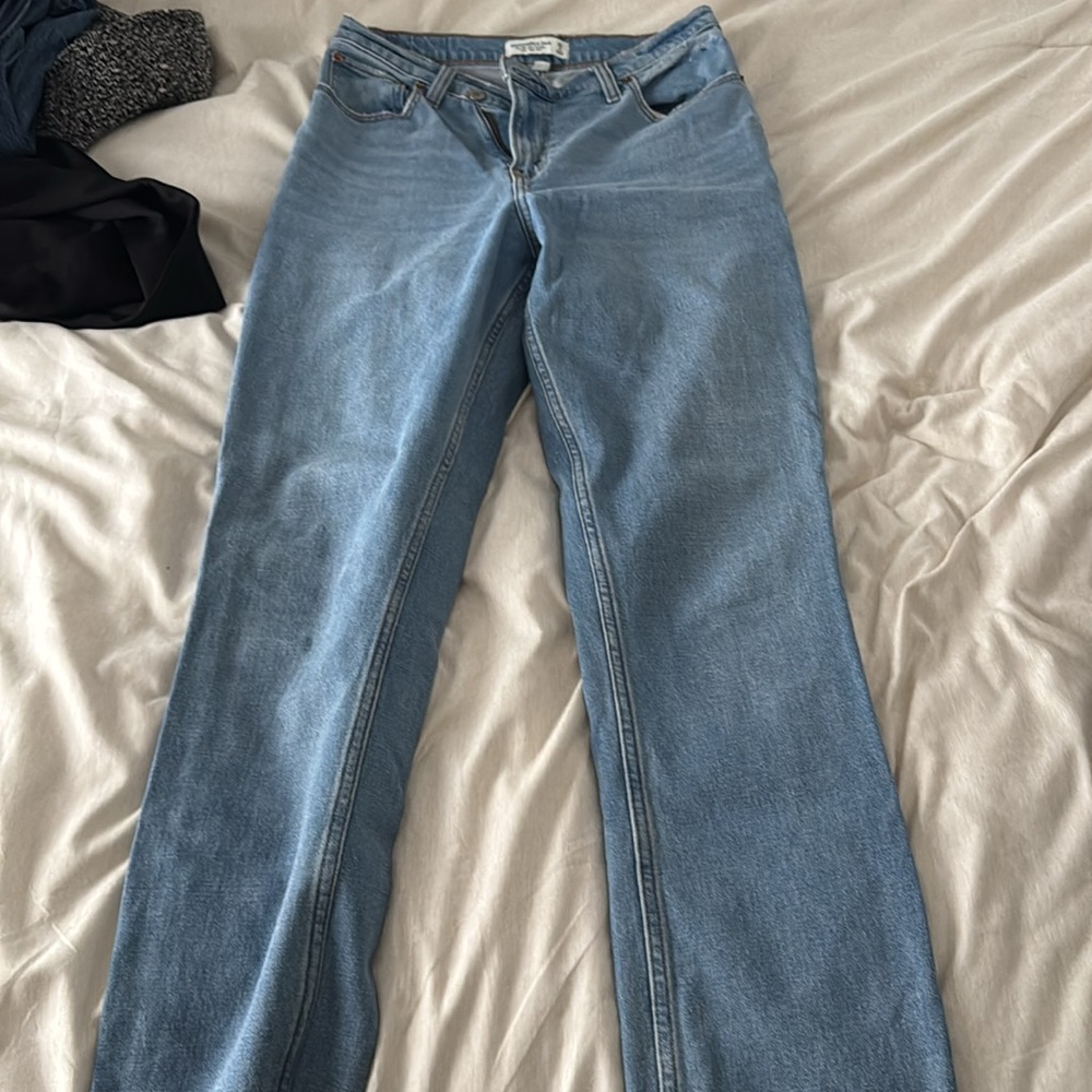 Abercrombie & Fitch 90s Slim Straight Jean - Picture 3 of 4